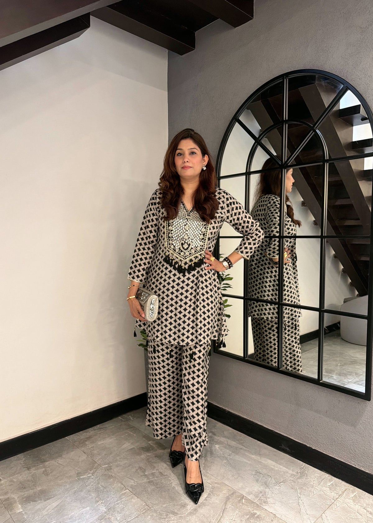 Black & White Mirror Set