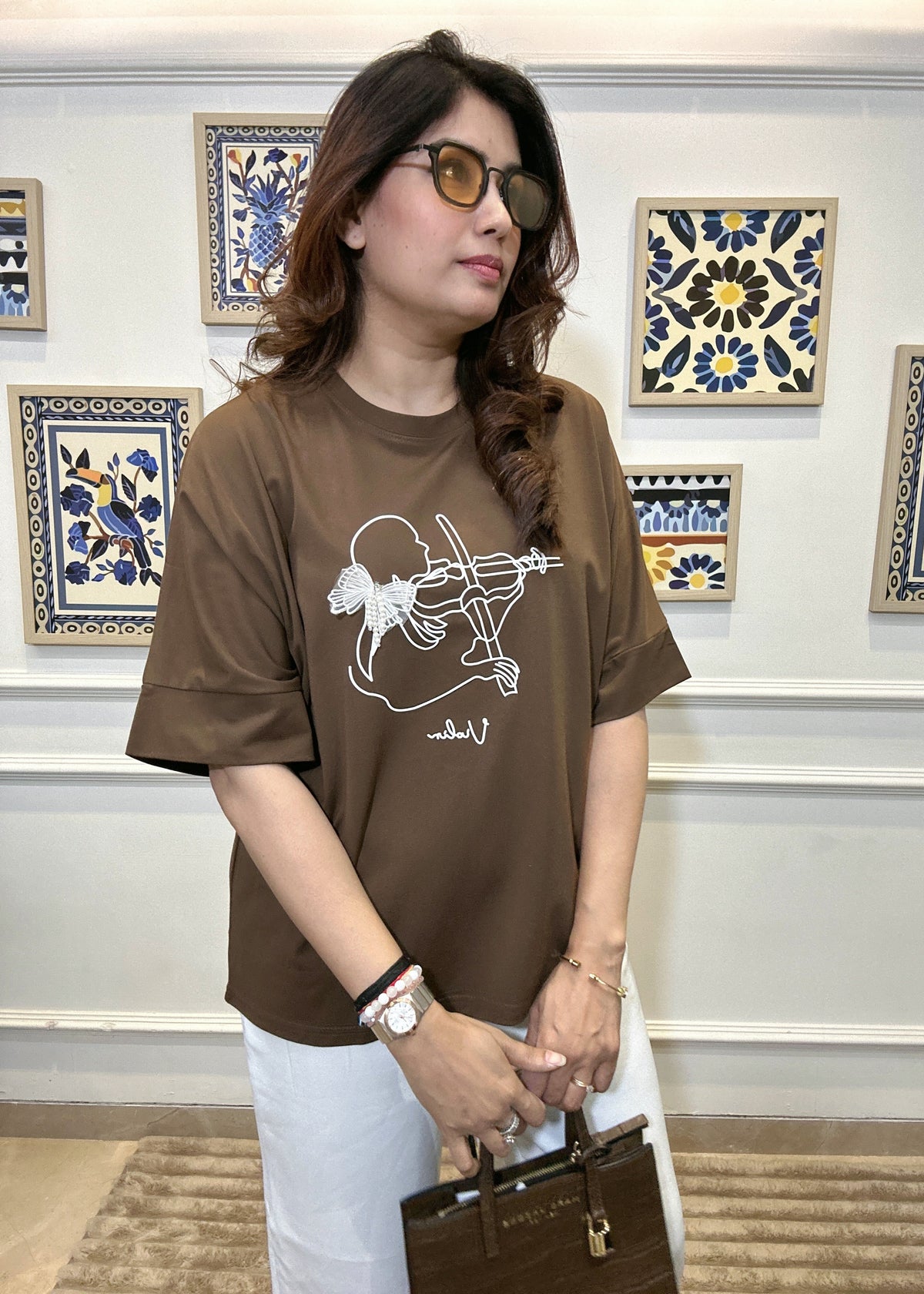 Violin Muse Baggy T-Shirt (Mocha)