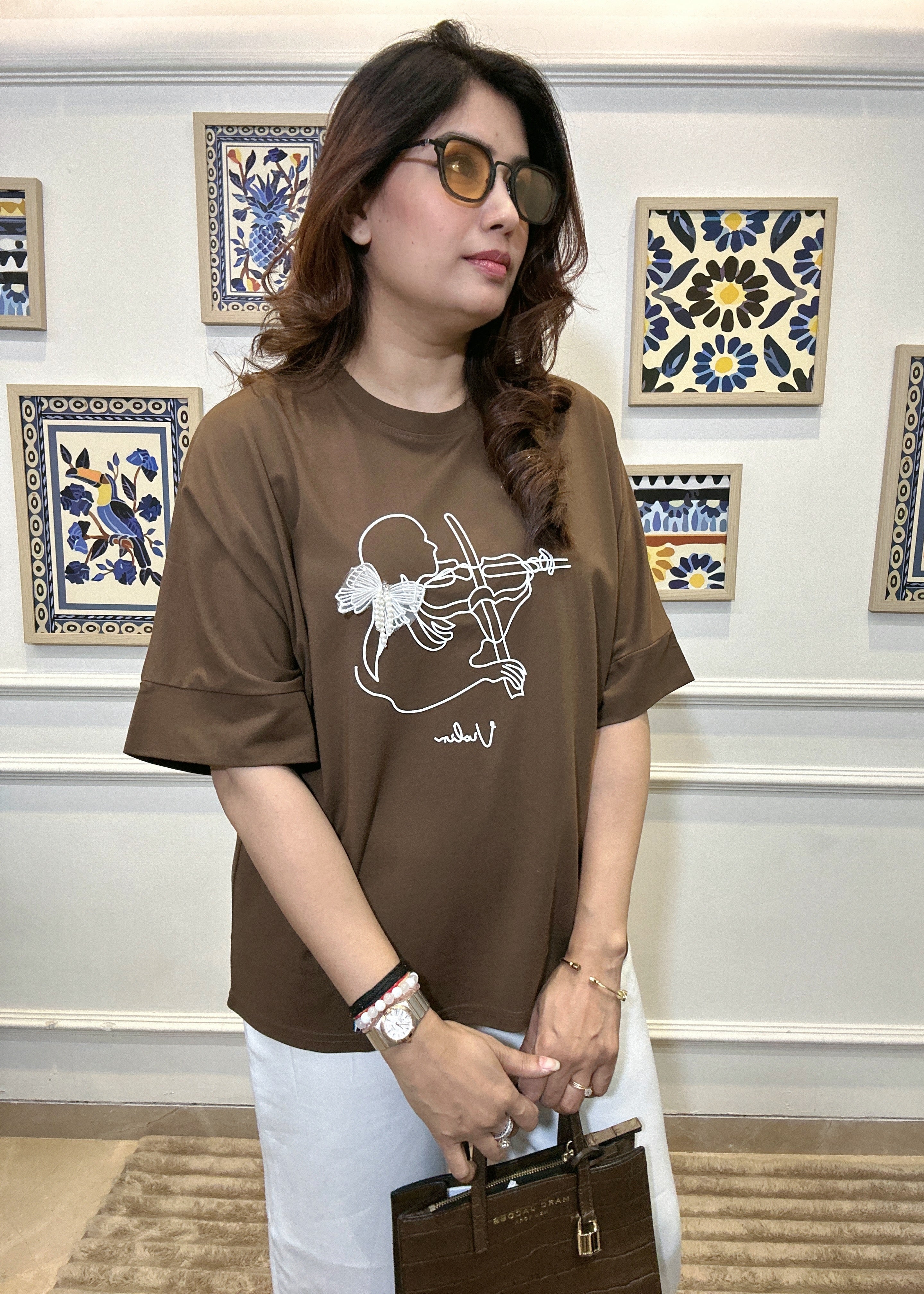 Violin Muse Baggy T-Shirt (Mocha)
