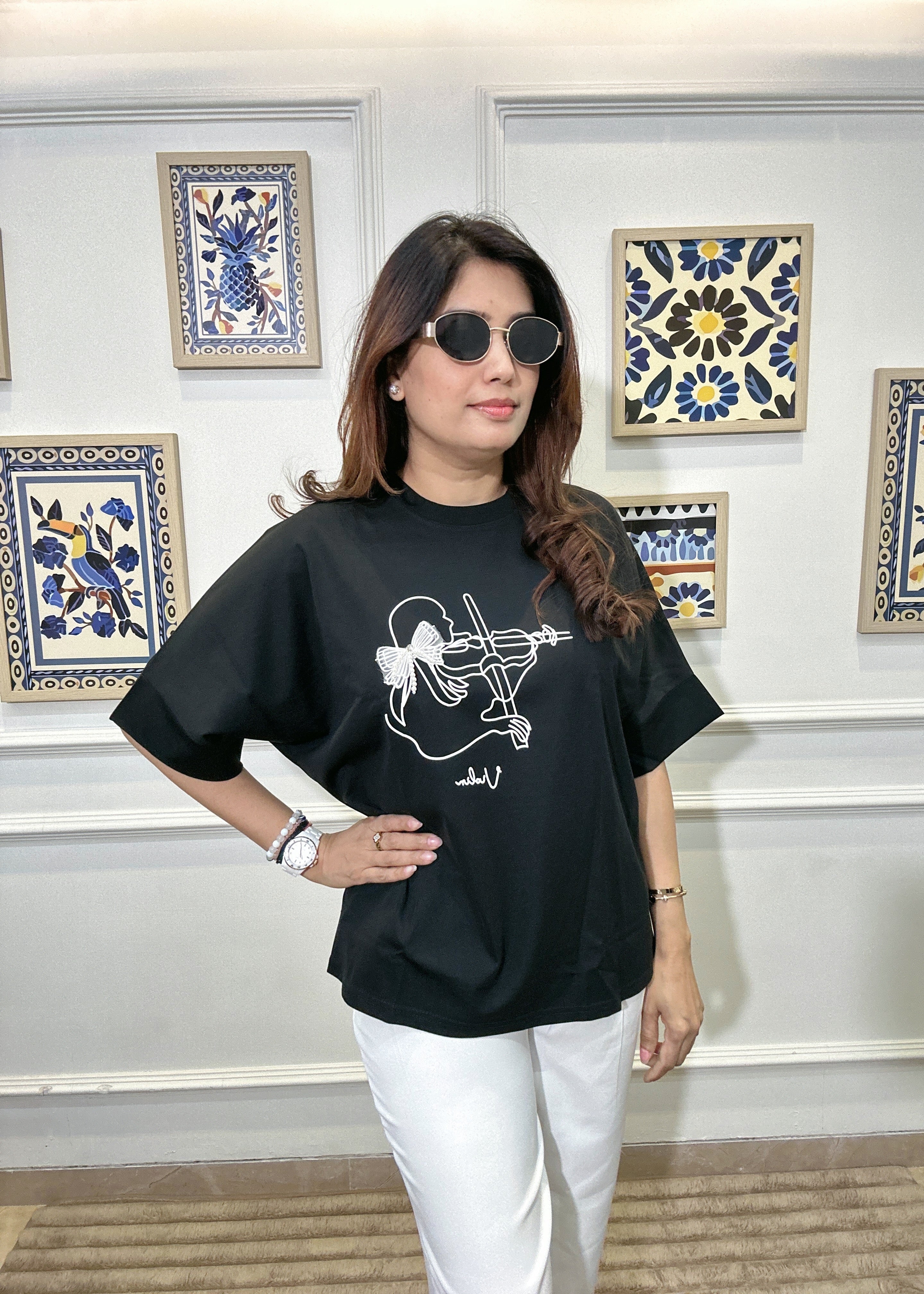 Violin Muse Baggy T-Shirt (Black)