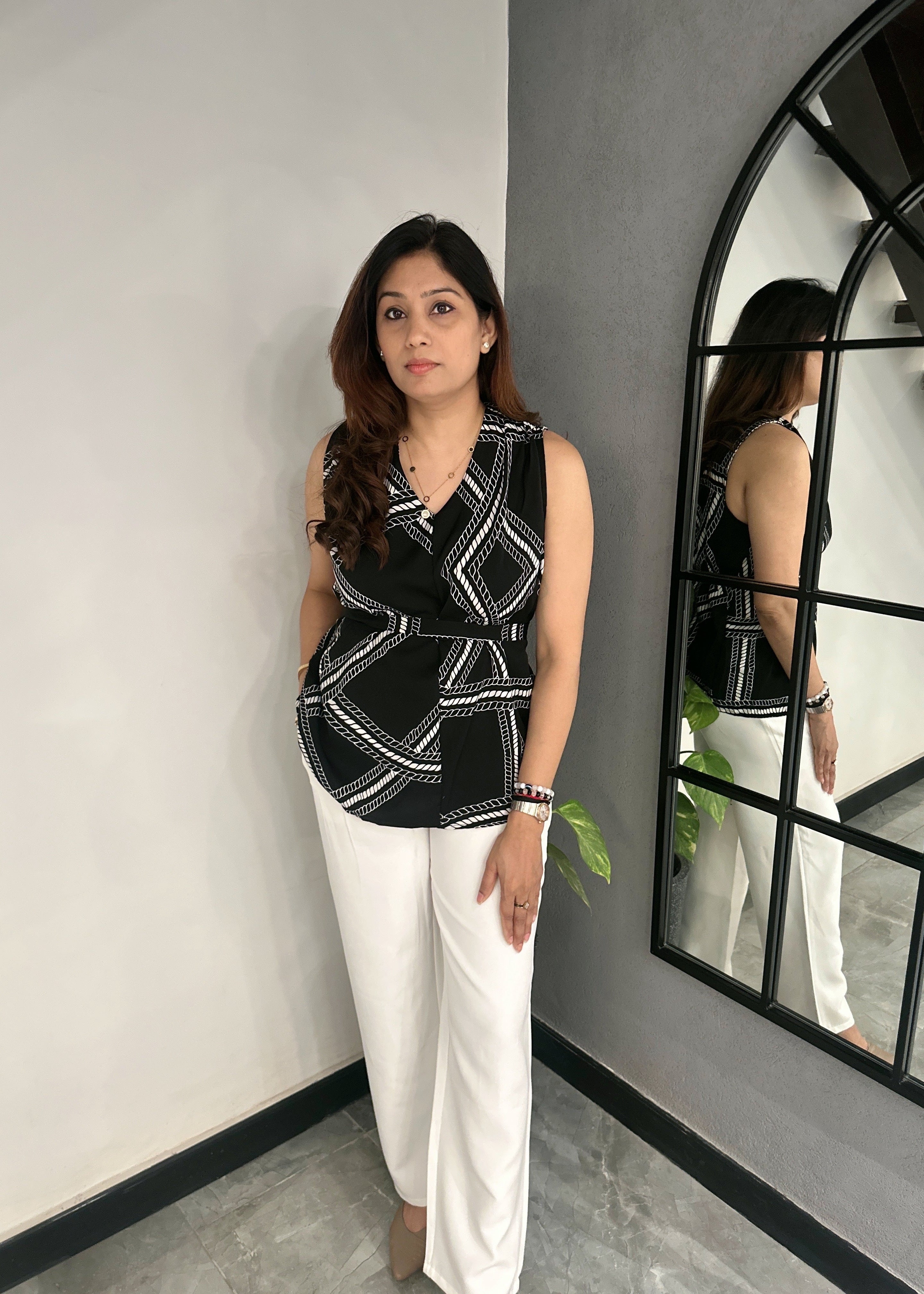 The MONACO Geometric top (Black)